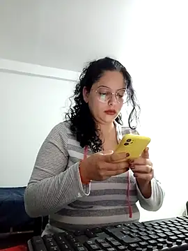 babyluna939 online show from 05/01/26, 11:42