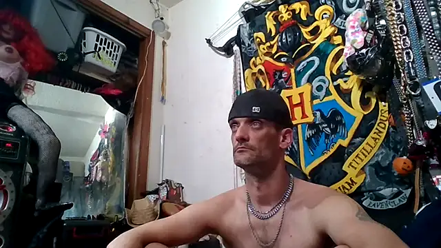 Snapshot of slinginbigD chatting on 12/21/25, 05:36 slinginbigD online show from 12/21/25, 05:36