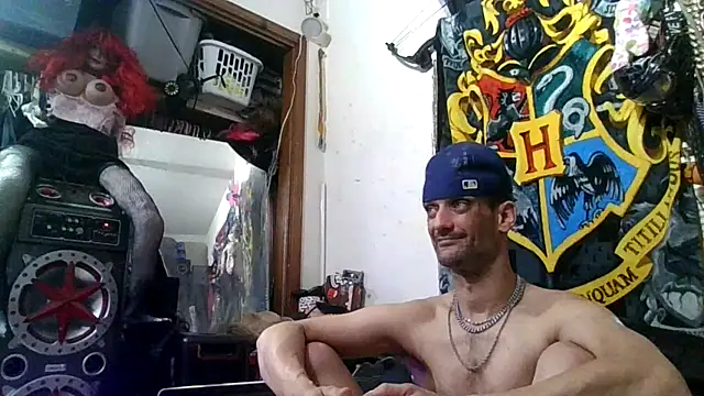 Snapshot of slinginbigD chatting on 12/22/25, 10:40 slinginbigD online show from 12/22/25, 10:40