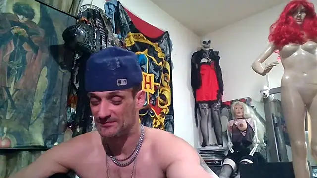 Snapshot of slinginbigD chatting on 02/15/26, 04:31 slinginbigD online show from 02/15/26, 04:31