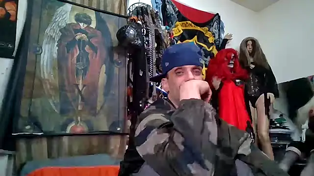 Snapshot of slinginbigD chatting on 02/17/26, 11:40 slinginbigD online show from 02/17/26, 11:40