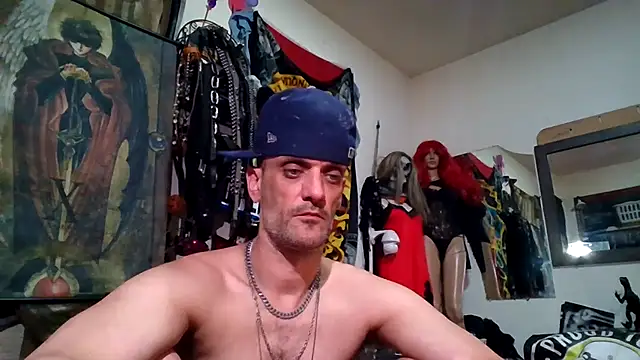 Snapshot of slinginbigD chatting on 03/01/26, 06:26 slinginbigD online show from 03/01/26, 06:26