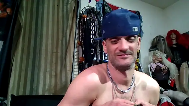 Snapshot of slinginbigD chatting on 03/02/26, 05:52 slinginbigD online show from 03/02/26, 05:52