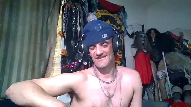 Snapshot of slinginbigD chatting on 03/03/26, 08:59 slinginbigD online show from 03/03/26, 08:59