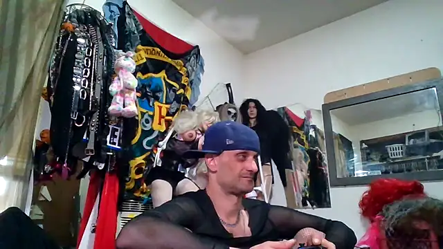 Snapshot of slinginbigD chatting on 03/05/26, 04:14 slinginbigD online show from 03/05/26, 04:14