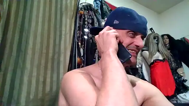 Snapshot of slinginbigD chatting on 03/12/26, 11:38 slinginbigD online show from 03/12/26, 11:38