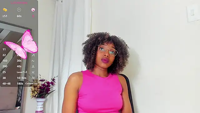 Snapshot of sara_williams01 chatting on 03/18/25, 11:09 sara williams01 online show from 03/18/25, 11:09