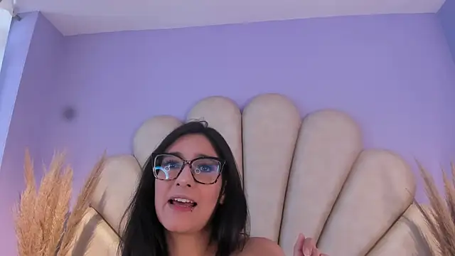 Isis Osman online show from 06/27/26, 07:19