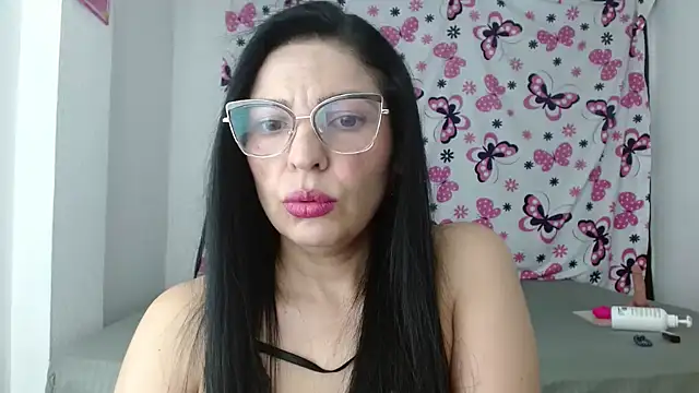 anybellucci43 online show from 01/10/25, 01:10