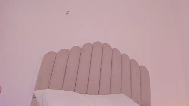 valerysantos  online show from 05/11/26, 04:04
