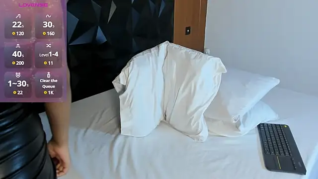 Wendy Marchall online show from 02/09/25, 06:47