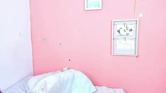 Snapshot of Amandalorense_ chatting on 10/31/25, 04:02 Amandalorense online show from 10/31/25, 04:02