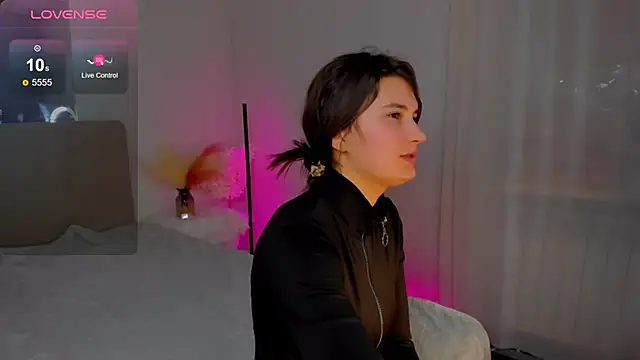 Laura Leee online show from 02/25/25, 12:34