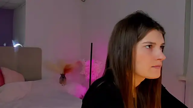 Laura Leee online show from 03/07/25, 06:24