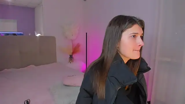 Laura Leee online show from 03/19/25, 09:49