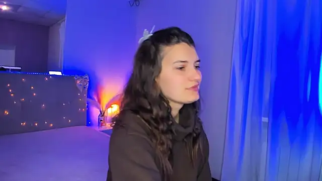 Laura Leee online show from 04/28/26, 05:12