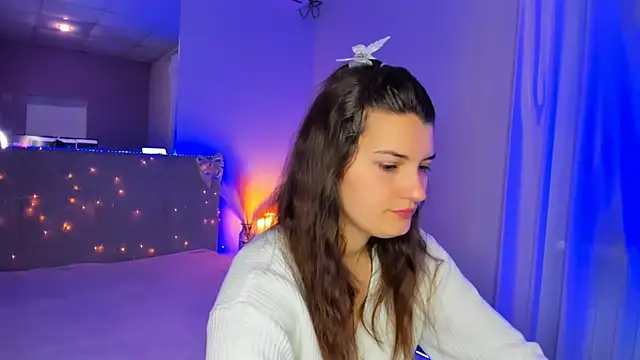 Laura Leee online show from 05/03/26, 05:13