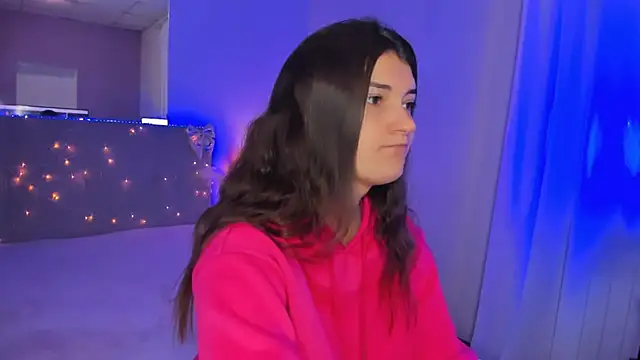 Laura Leee online show from 05/11/26, 05:02