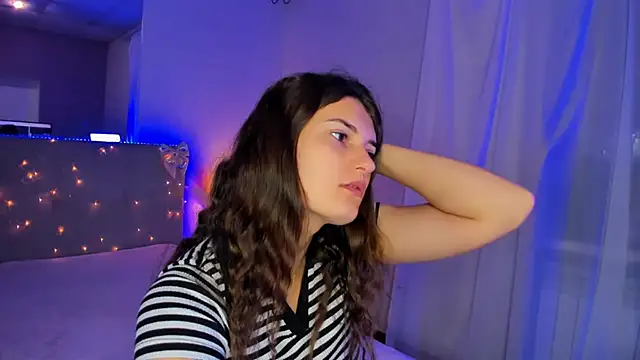 Laura Leee online show from 06/19/26, 04:50