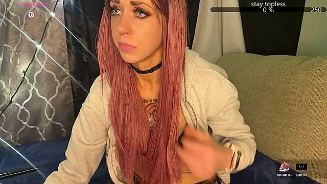 Snapshot of VeronicaRonnieTaylor chatting on 10/09/25, 10:02 VeronicaRonnieTaylor online show from 10/09/25, 10:02