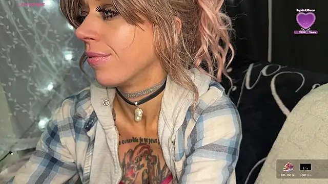 Snapshot of VeronicaRonnieTaylor chatting on 10/29/25, 04:26 VeronicaRonnieTaylor online show from 10/29/25, 04:26