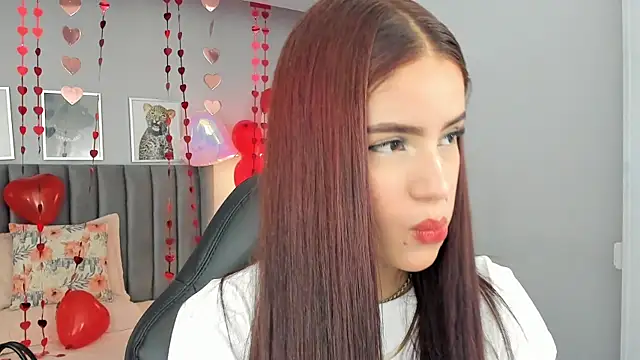 Madie  collins online show from 02/11/25, 11:21