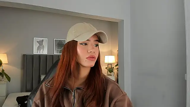 Madie  collins online show from 10/12/25, 09:08