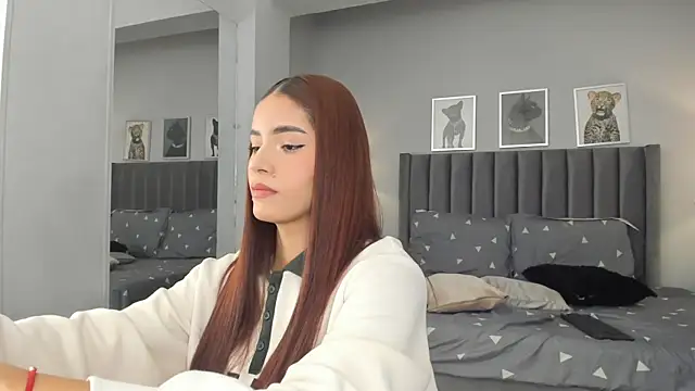 Madie  collins online show from 10/17/25, 11:57