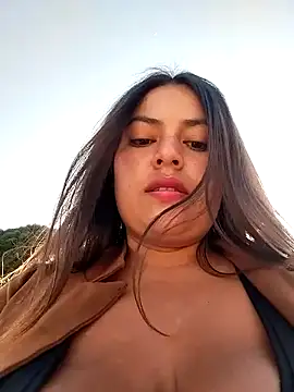 Snapshot of DULCE__26 chatting on 02/15/25, 01:05 DULCE  26 online show from 02/15/25, 01:05