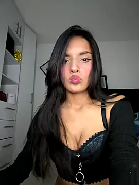 Snapshot of Dulceeany chatting on 10/10/25, 12:20 Dulceeany online show from 10/10/25, 12:20