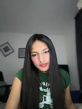 Snapshot of Dulceeany chatting on 12/04/25, 11:57 Dulceeany online show from 12/04/25, 11:57