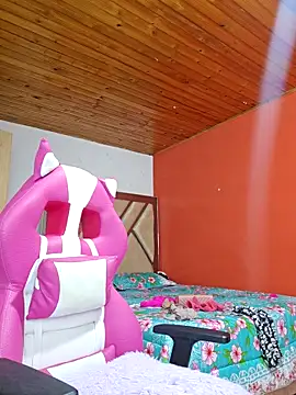 Shermie24 online show from 10/25/25, 03:14