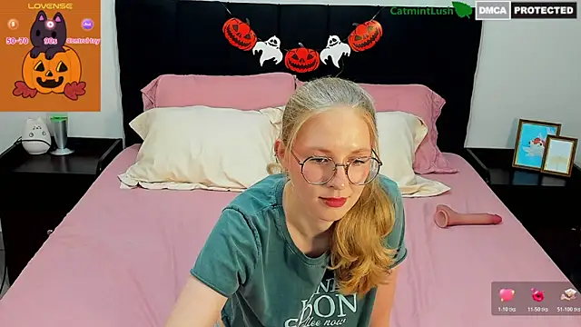 CatmintLush online show from 10/19/25, 11:49