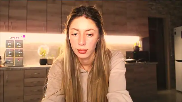 Snapshot of ___art chatting on 03/07/25, 04:11 art online show from 03/07/25, 04:11