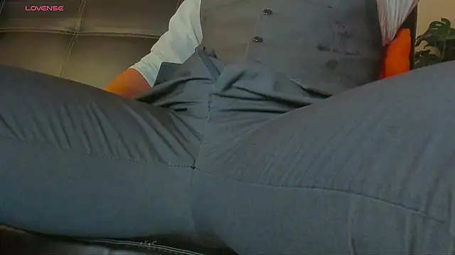 Snapshot of MrLonely02 chatting on 01/09/25, 03:47 MrLonely02 online show from 01/09/25, 03:47