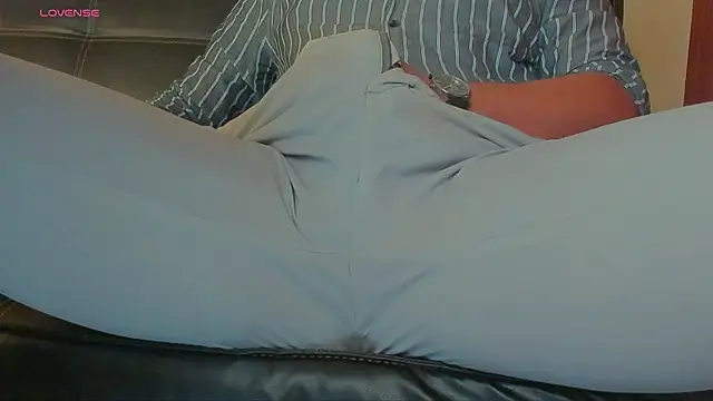 Snapshot of MrLonely02 chatting on 01/11/25, 03:13 MrLonely02 online show from 01/11/25, 03:13