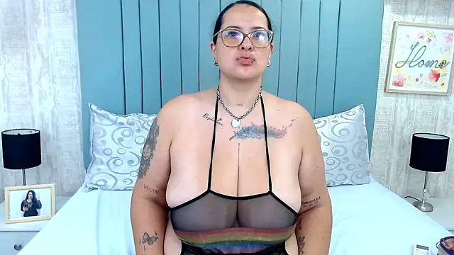 KarllaWalker online show from 05/10/26, 11:37