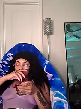 Snapshot of butterflybootyy chatting on 05/19/26, 12:16 butterflybootyy online show from 05/19/26, 12:16