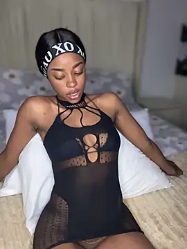 Snapshot of BhadBhad_Kitty chatting on 03/17/25, 04:29 BhadBhad Kitty online show from 03/17/25, 04:29