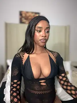 Snapshot of BhadBhad_Kitty chatting on 10/04/25, 07:01 BhadBhad Kitty online show from 10/04/25, 07:01