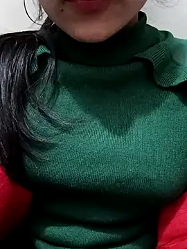 Snapshot of Riyu_05 chatting on 12/15/24, 10:28 Riyu 05 online show from 12/15/24, 10:28