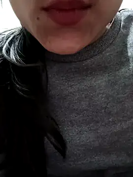 Snapshot of Riyu_05 chatting on 12/21/24, 10:39 Riyu 05 online show from 12/21/24, 10:39