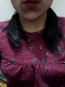 Snapshot of Riyu_05 chatting on 12/23/24, 09:49 Riyu 05 online show from 12/23/24, 09:49