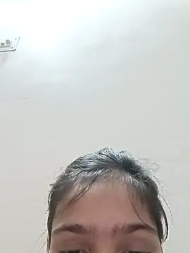 Snapshot of Riyu_05 chatting on 12/30/24, 07:04 Riyu 05 online show from 12/30/24, 07:04