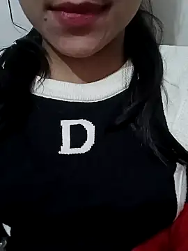 Snapshot of Riyu_05 chatting on 01/02/25, 06:40 Riyu 05 online show from 01/02/25, 06:40