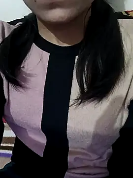 Snapshot of Riyu_05 chatting on 02/01/25, 06:21 Riyu 05 online show from 02/01/25, 06:21