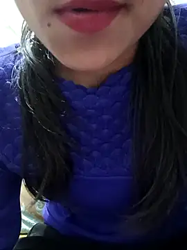 Snapshot of Riyu_05 chatting on 02/04/25, 10:10 Riyu 05 online show from 02/04/25, 10:10