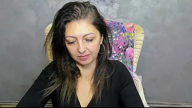 DivinSandra online show from 12/02/24, 07:47