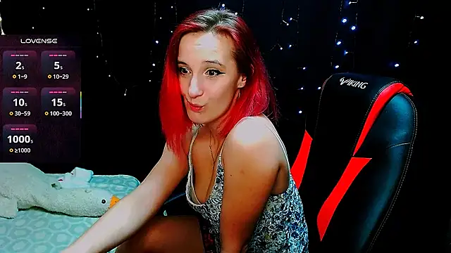 Snapshot of AgathaNoxe chatting on 02/07/25, 12:53 AgathaNoxe online show from 02/07/25, 12:53