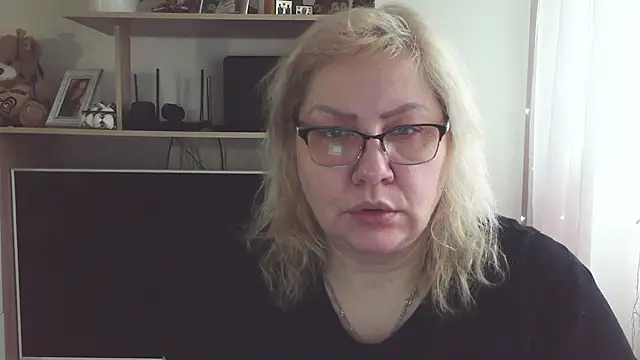 Snapshot of AngelinaGlam chatting on 01/10/25, 10:17 AngelinaGlam online show from 01/10/25, 10:17
